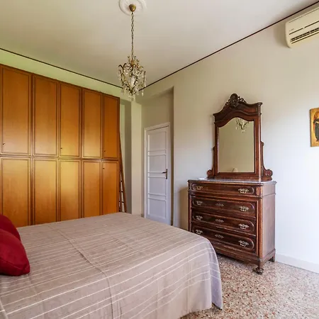 Piazza Zama Huge روما